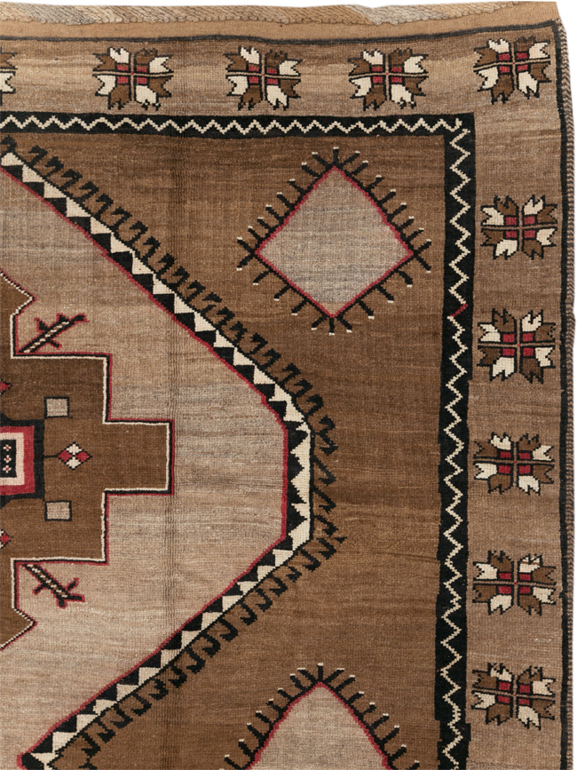 Vintage Turkish Anatolian Tribal Room Size Carpet, No.31055 - Staging
