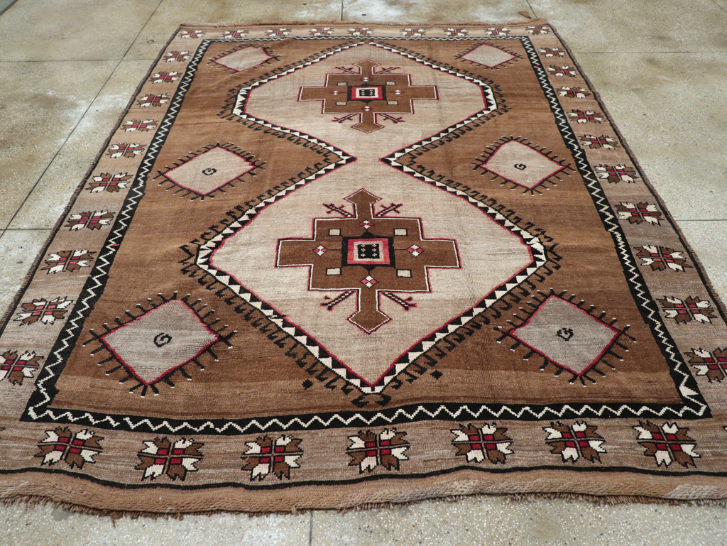 Vintage Turkish Anatolian Tribal Room Size Carpet, No.31055 - Staging