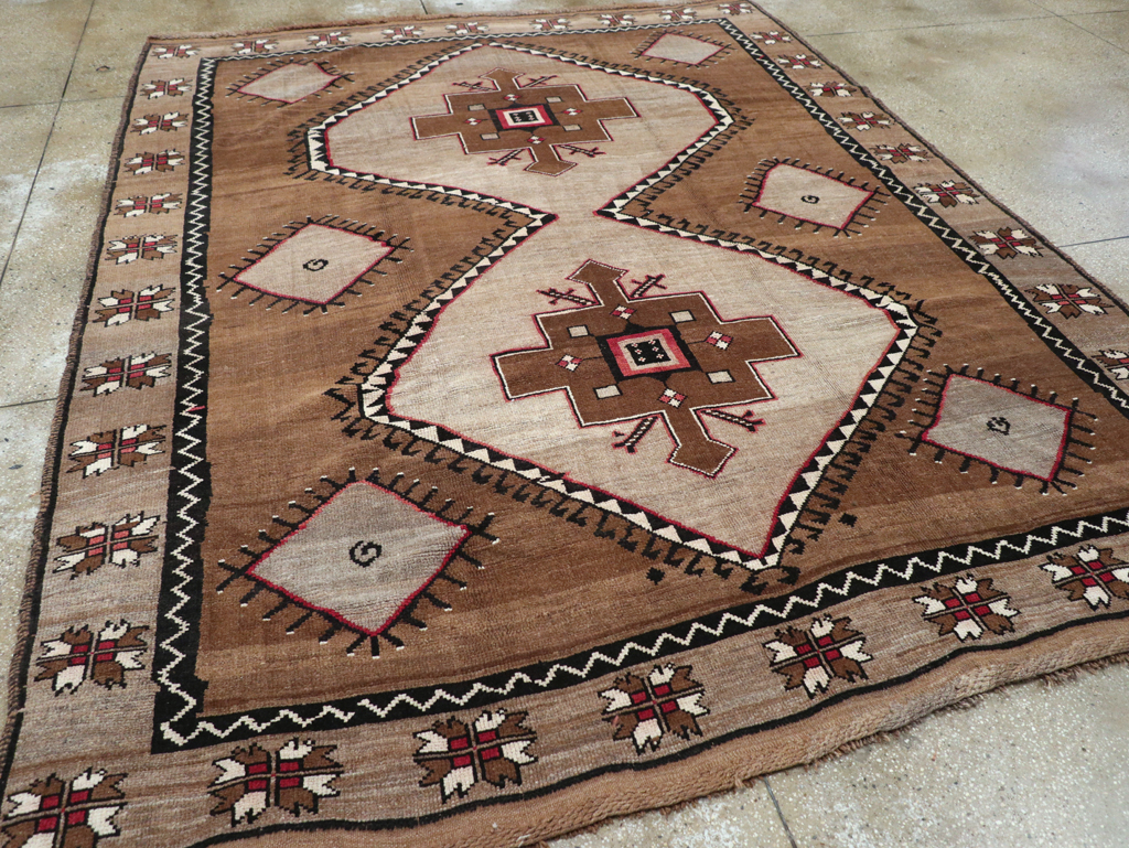 Vintage Turkish Anatolian Tribal Room Size Carpet, No.31055 - Staging