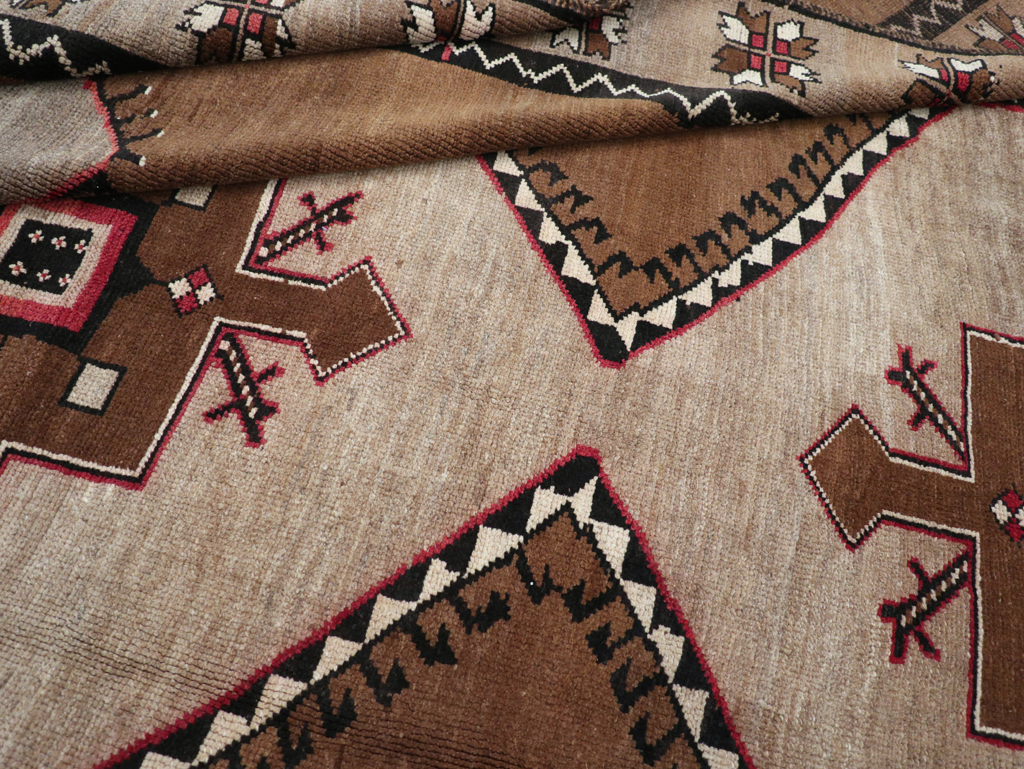 Vintage Turkish Anatolian Tribal Room Size Carpet, No.31055 - Staging