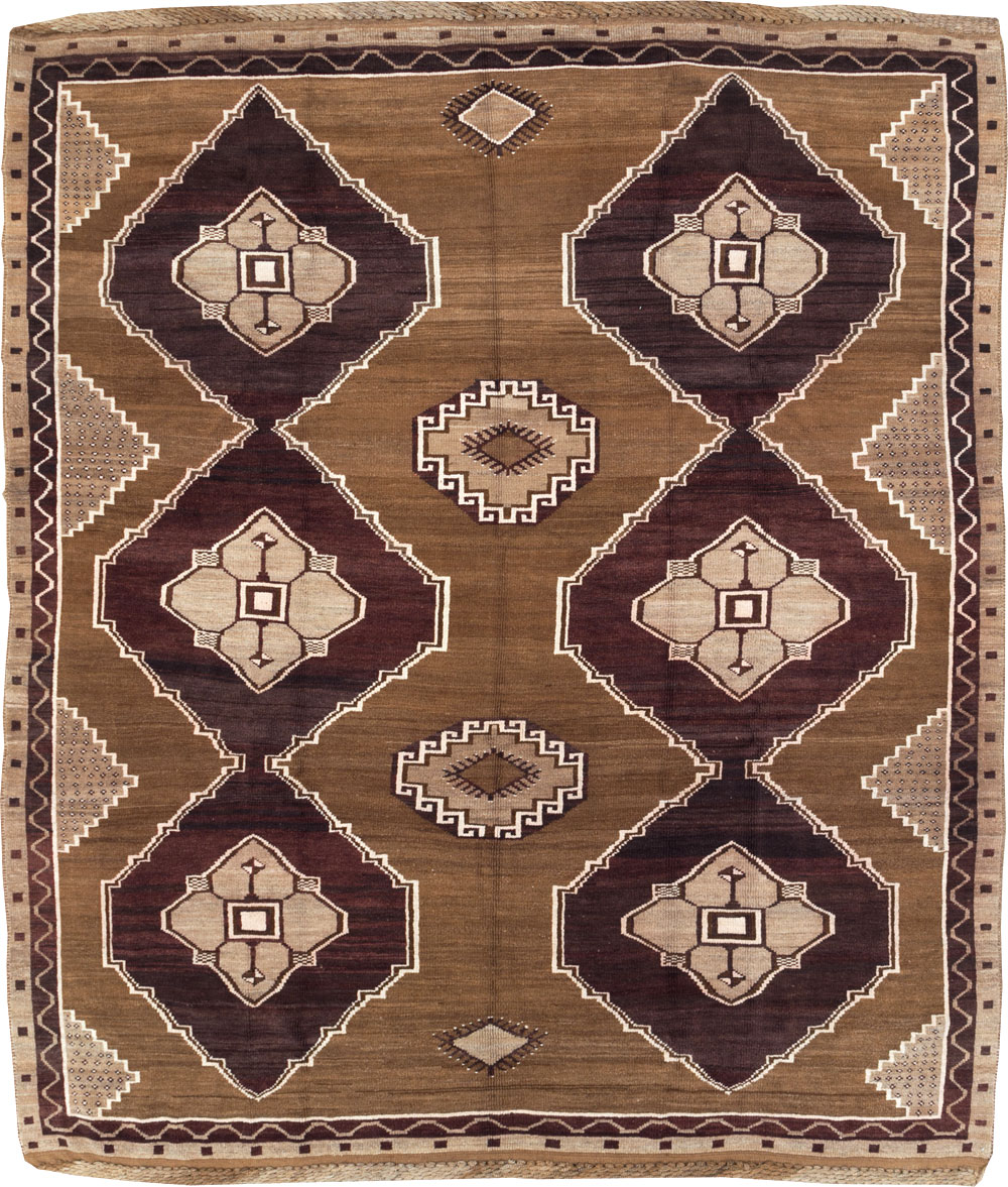 Vintage Turkish Anatolian Room Size Carpet, No.31062 - Staging
