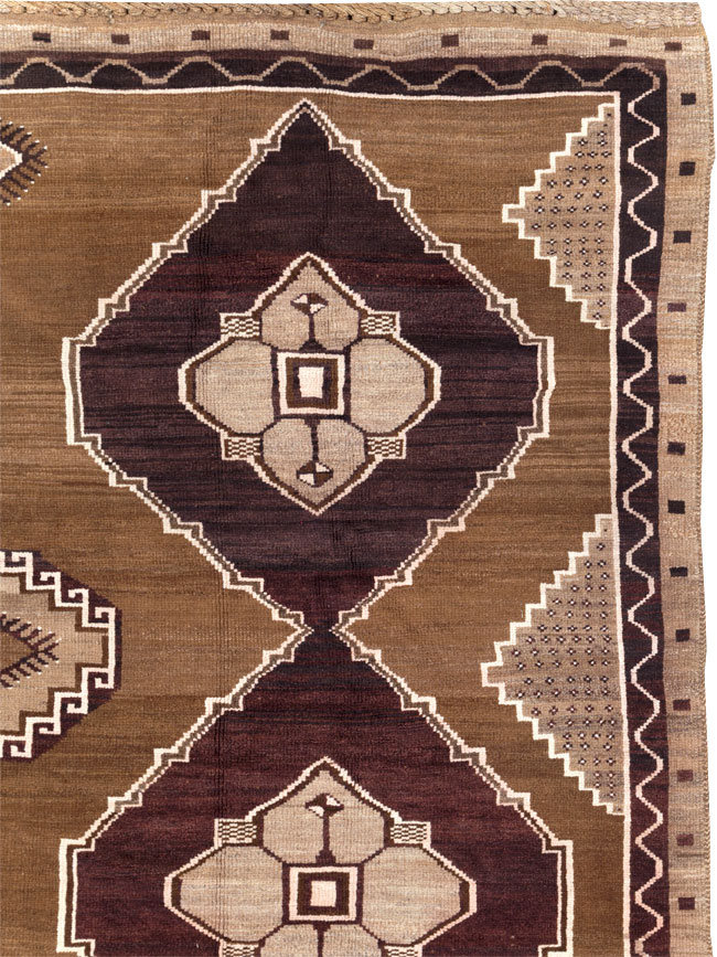 Vintage Turkish Anatolian Room Size Carpet, No.31062 - Staging