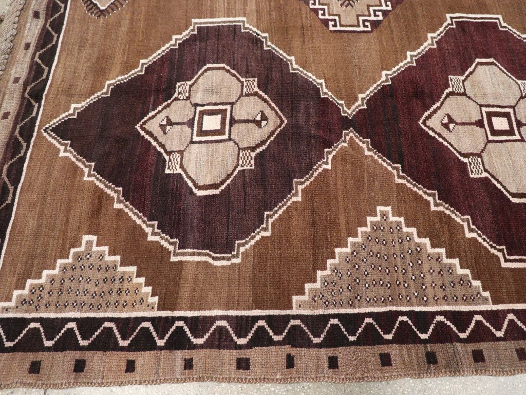 Vintage Turkish Anatolian Room Size Carpet, No.31062 - Staging