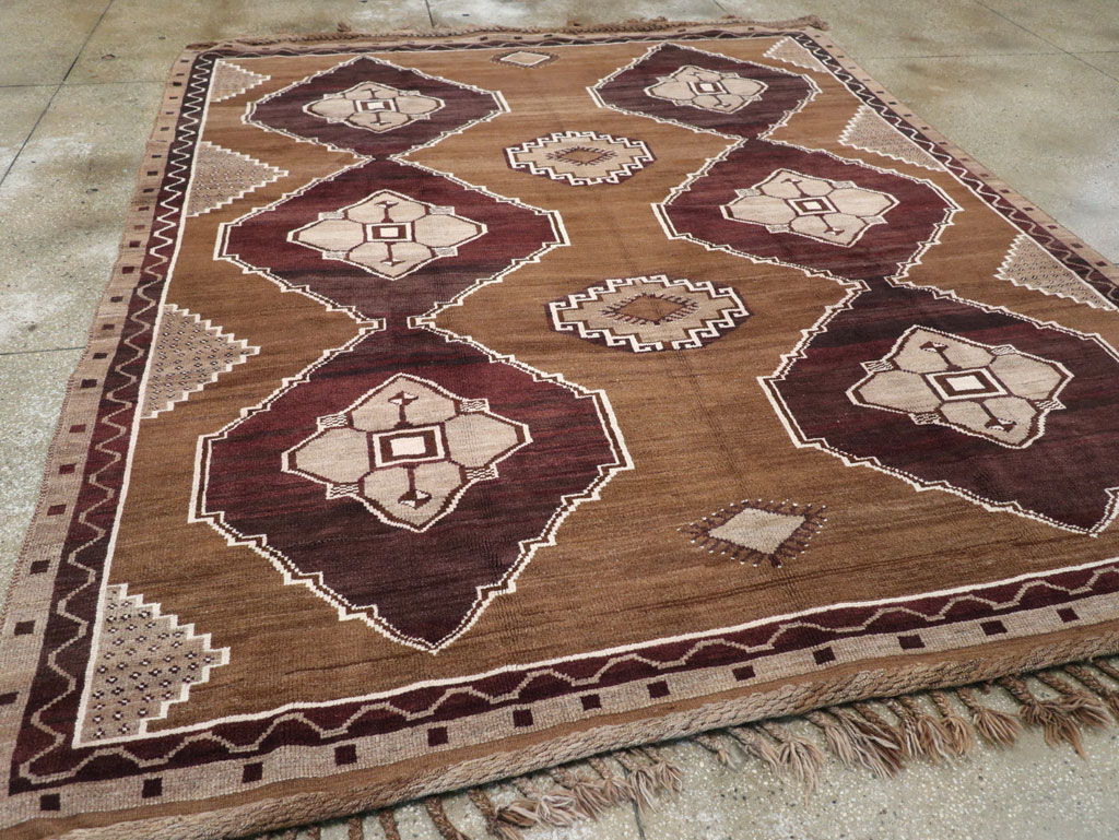 Vintage Turkish Anatolian Room Size Carpet, No.31062 - Staging