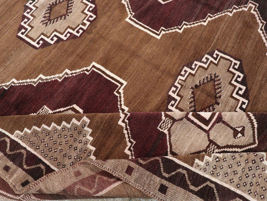 Vintage Turkish Anatolian Room Size Carpet, No.31062 - Staging