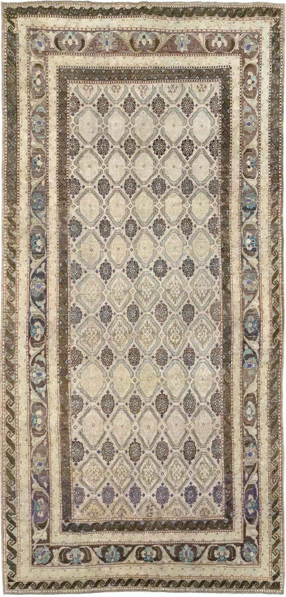 Vintage Persian Mahal Gallery Rug, No.31070 - Staging
