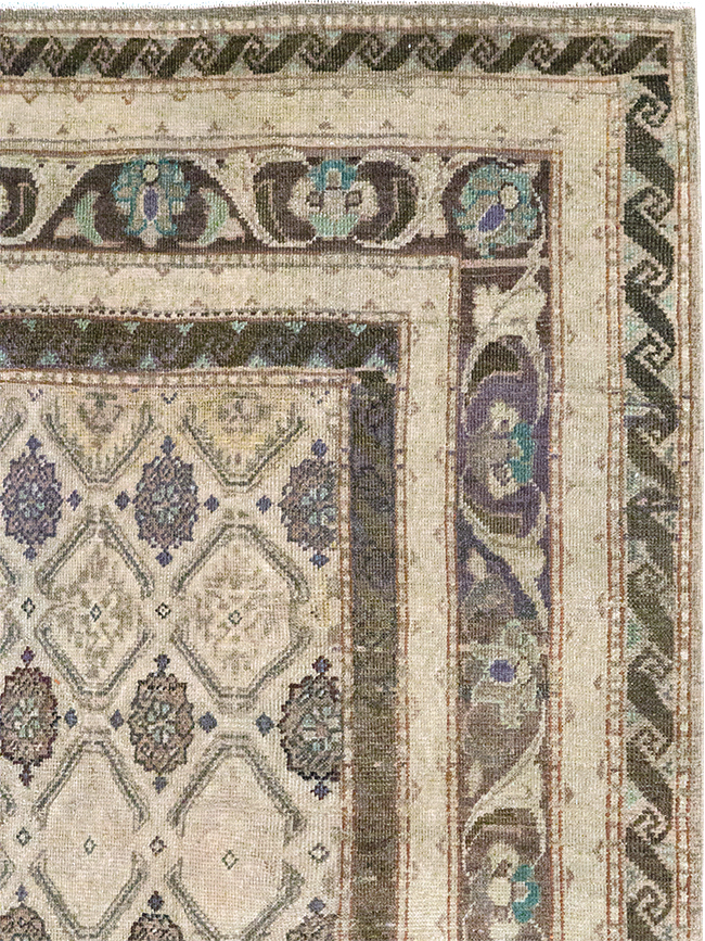 Vintage Persian Mahal Gallery Rug, No.31070 - Staging