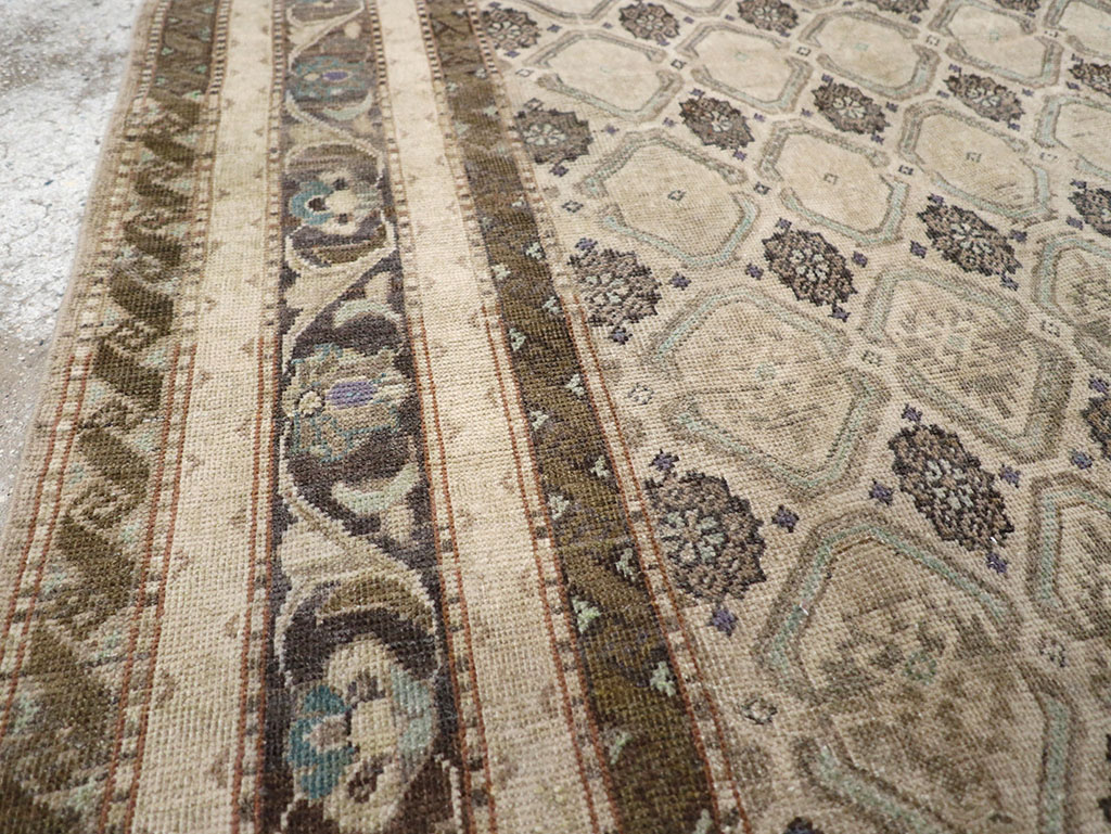 Vintage Persian Mahal Gallery Rug, No.31070 - Staging