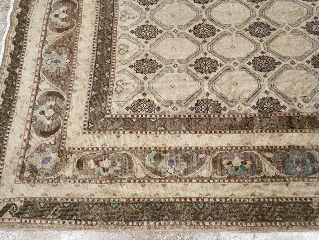 Vintage Persian Mahal Gallery Rug, No.31070 - Staging