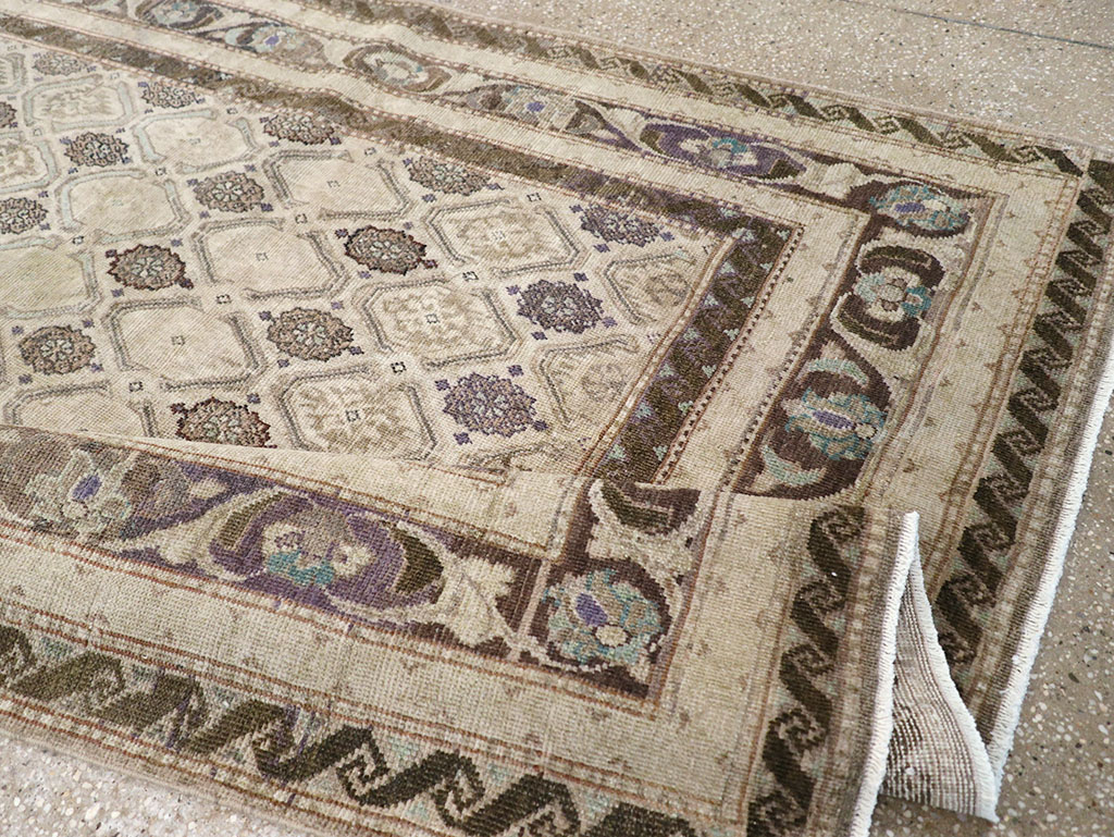 Vintage Persian Mahal Gallery Rug, No.31070 - Staging