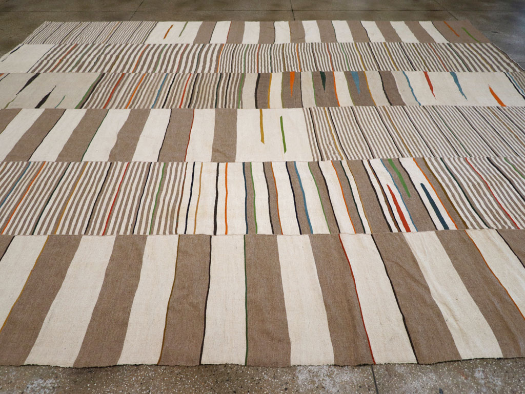 Contemporary Turkish Flatweave Kilim Large Room Size Carpet, No.31076 - Staging