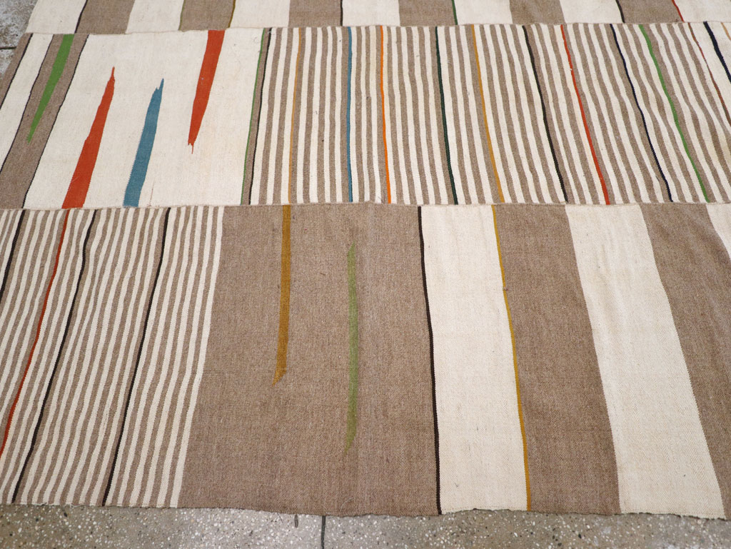 Contemporary Turkish Flatweave Kilim Large Room Size Carpet, No.31076 - Staging