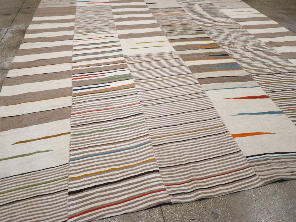 Contemporary Turkish Flatweave Kilim Large Room Size Carpet, No.31076 - Staging