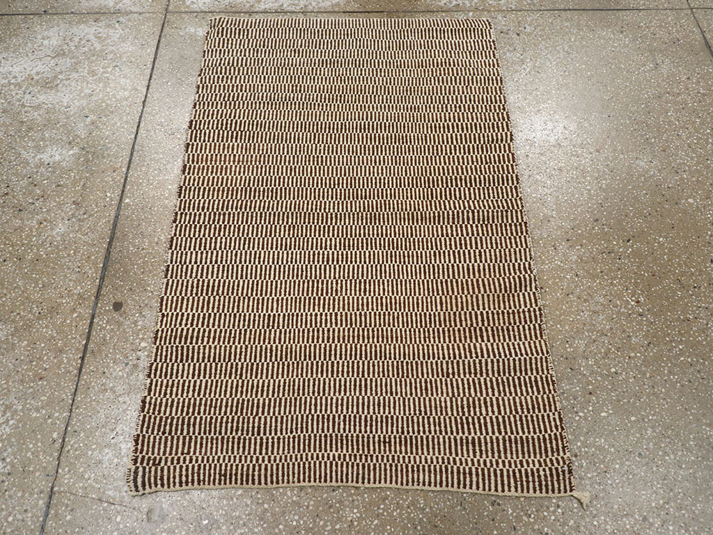 Vintage American Navajo Throw Rug, No.31086 - Staging