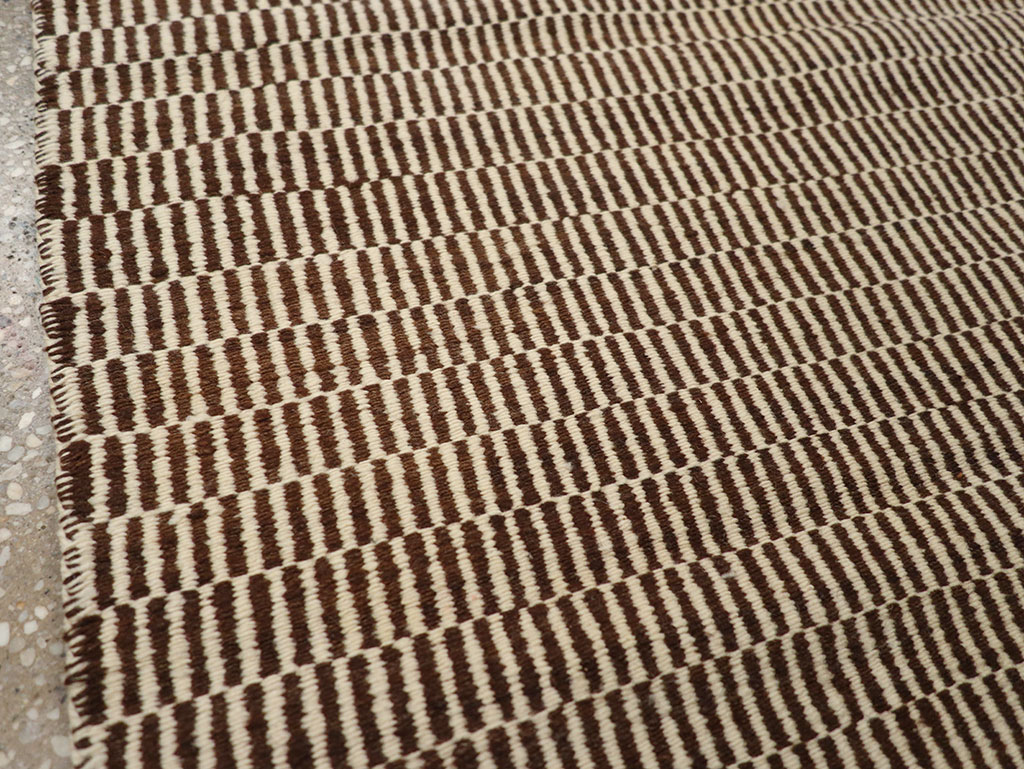 Vintage American Navajo Throw Rug, No.31086 - Staging