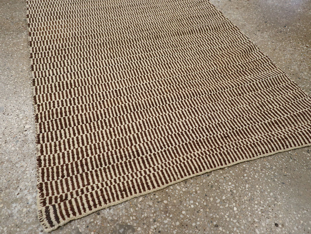 Vintage American Navajo Throw Rug, No.31086 - Staging