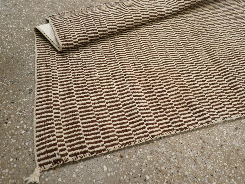 Vintage American Navajo Throw Rug, No.31086 - Staging