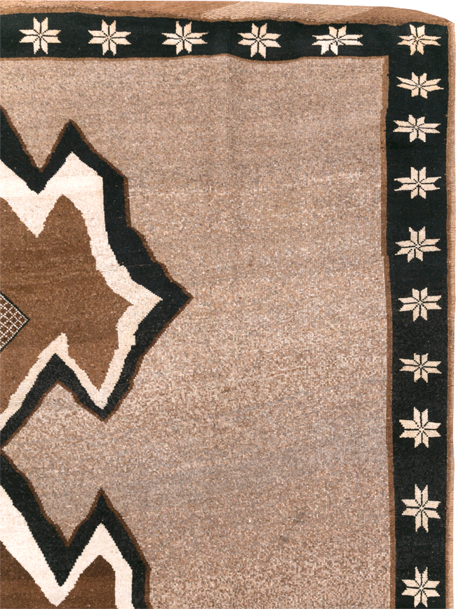 Vintage Turkish Anatolian Tribal Room Size Carpet, No.31112 - Staging