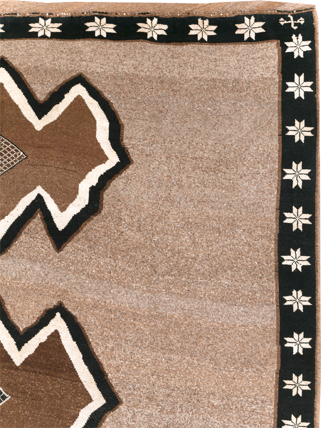 Vintage Turkish Anatolian Tribal Room Size Carpet, No.31112 - Staging