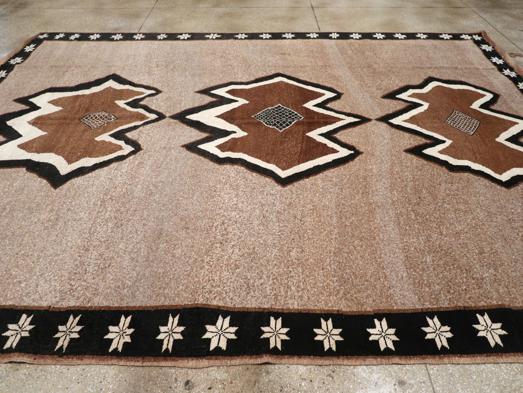 Vintage Turkish Anatolian Tribal Room Size Carpet, No.31112 - Staging