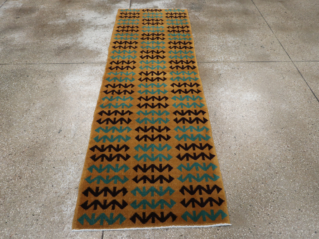 Vintage Turkish Art Deco Style Small Runner, No.31113 - Staging