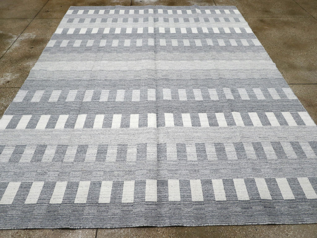 Contemporary Turkish Flatweave Room Size Carpet, No.31123 - Staging