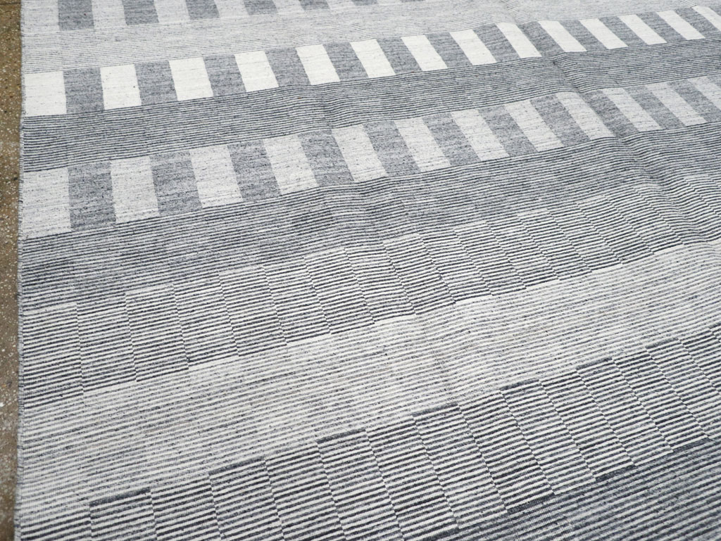 Contemporary Turkish Flatweave Room Size Carpet, No.31123 - Staging