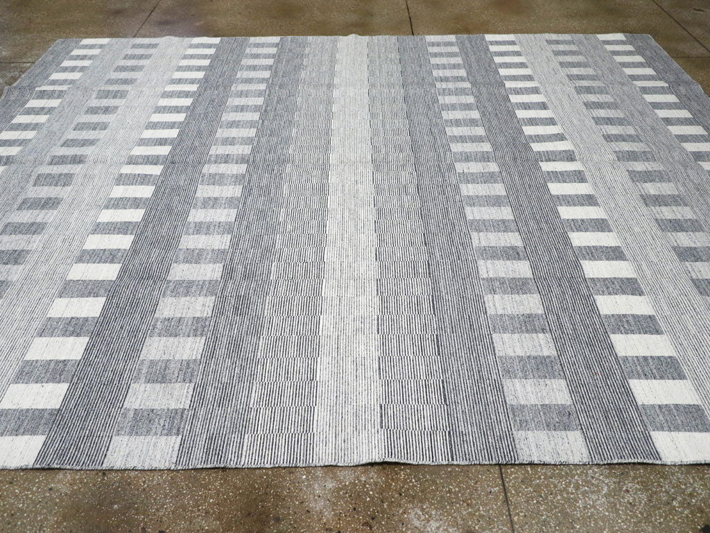 Contemporary Turkish Flatweave Room Size Carpet, No.31123 - Staging
