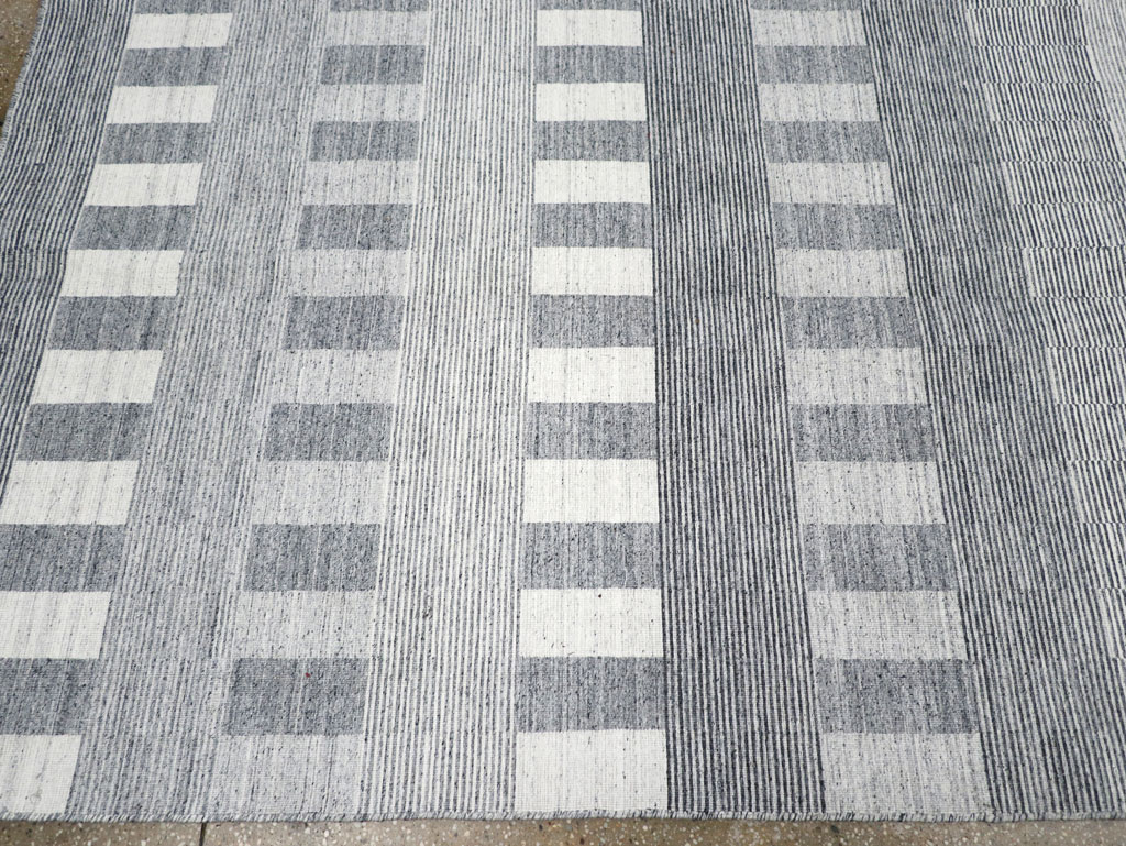 Contemporary Turkish Flatweave Room Size Carpet, No.31123 - Staging