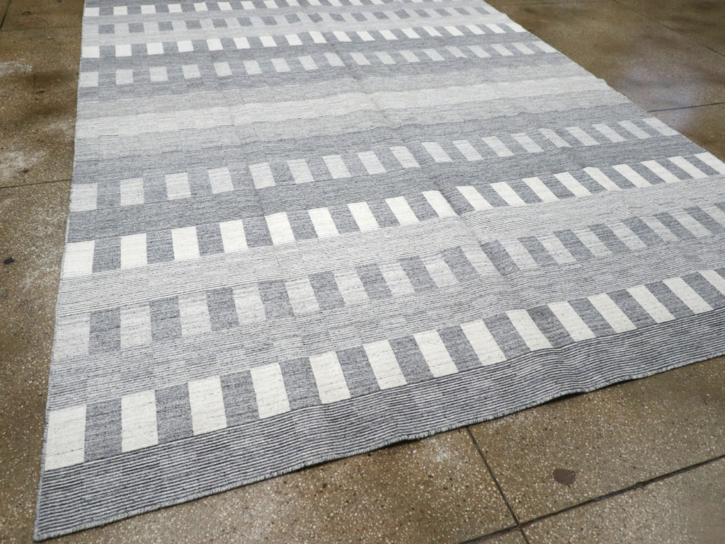 Contemporary Turkish Flatweave Room Size Carpet, No.31123 - Staging