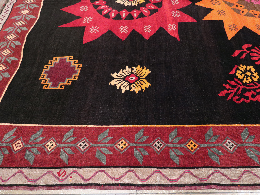 Vintage Turkish Anatolian Large Tribal Room Size Carpet, No.31139 - Staging