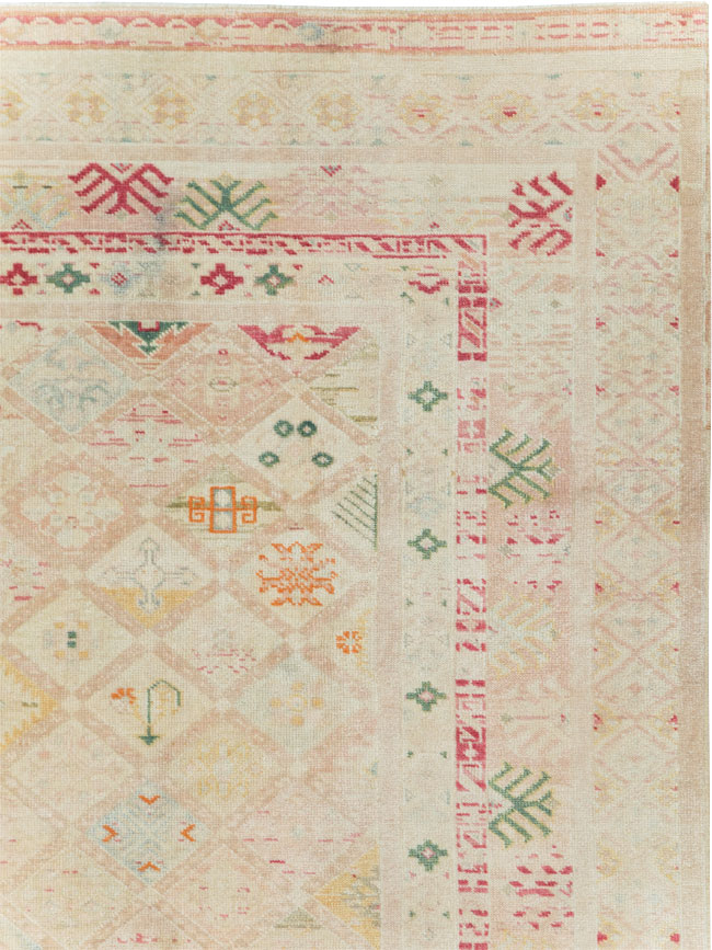 Vintage Turkish Anatolian Accent Carpet, No.31140 - Staging