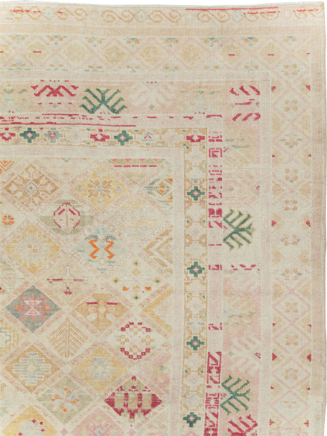 Vintage Turkish Anatolian Accent Carpet, No.31140 - Staging