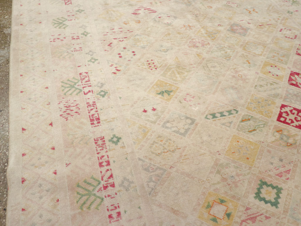 Vintage Turkish Anatolian Accent Carpet, No.31140 - Staging