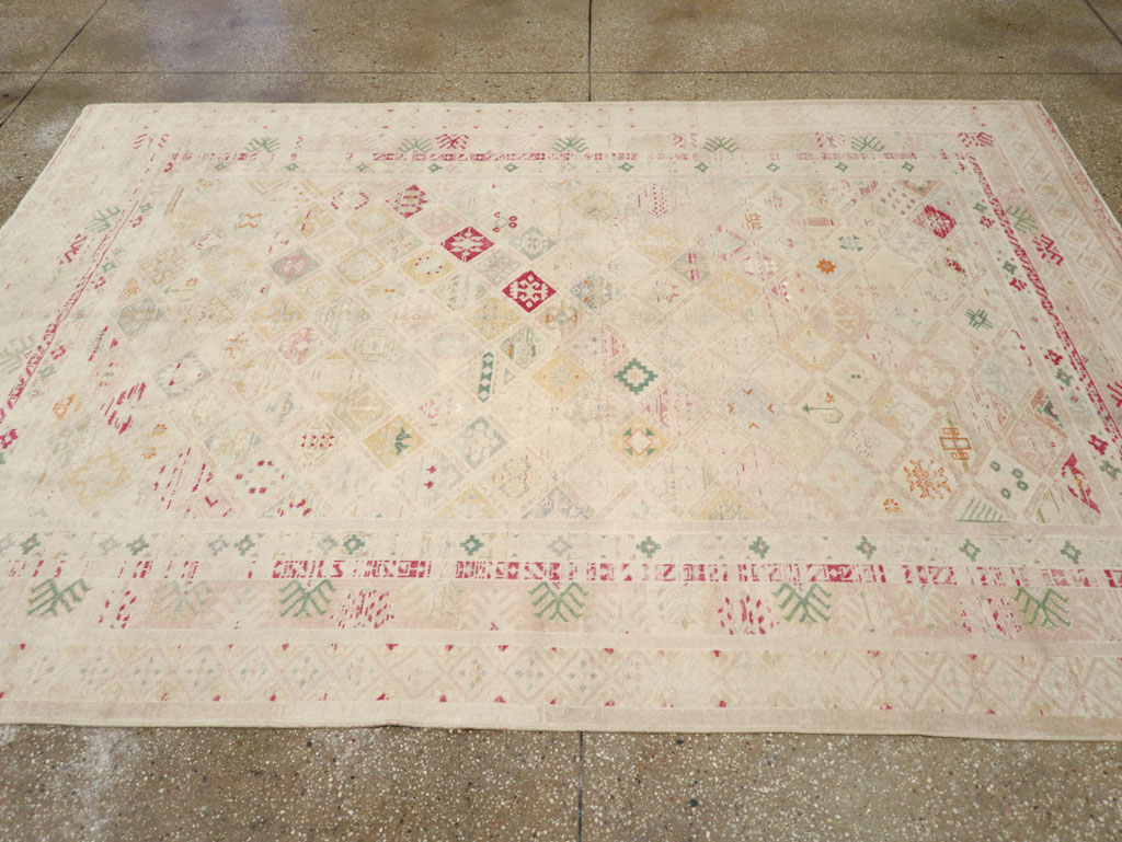 Vintage Turkish Anatolian Accent Carpet, No.31140 - Staging
