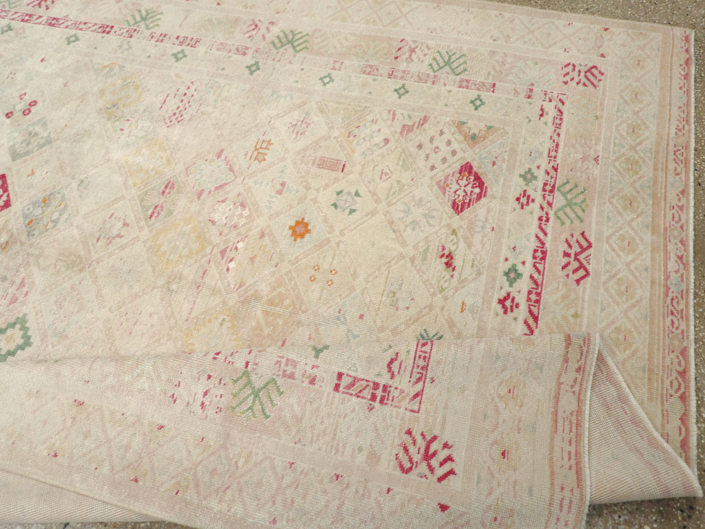 Vintage Turkish Anatolian Accent Carpet, No.31140 - Staging