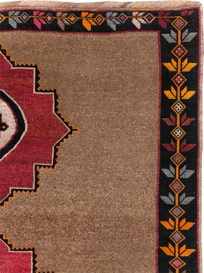 Vintage Turkish Anatolian Tribal Room Size Carpet, No.31141 - Staging