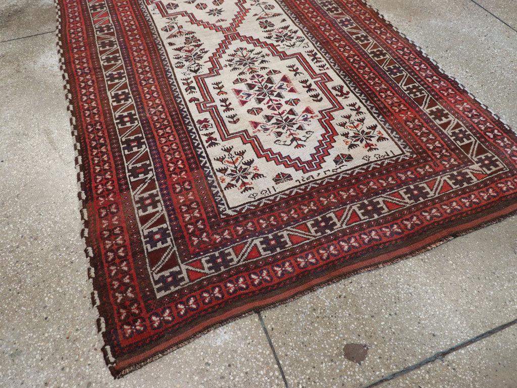 Vintage Persian Baluch Accent Rug, No.31147 - Staging