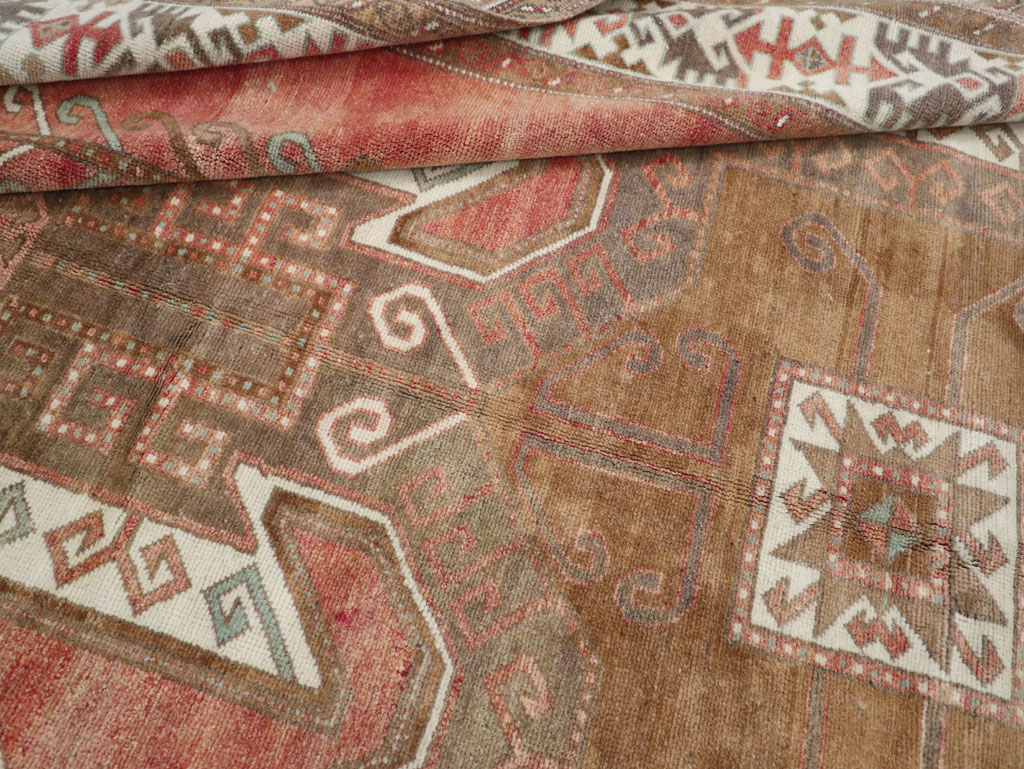 Vintage Turkish Anatolian Small Room Size Carpet, No.31168 - Staging