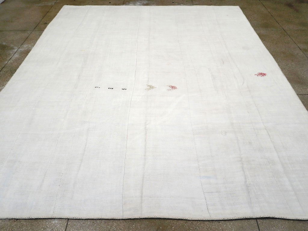 Vintage Turkish Flatweave Kilim Room Size Carpet, No.31175 - Staging