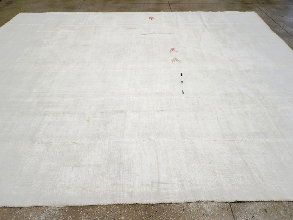 Vintage Turkish Flatweave Kilim Room Size Carpet, No.31175 - Staging