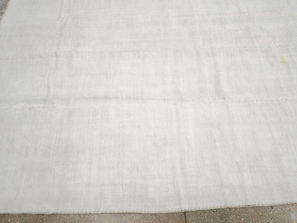 Vintage Turkish Flatweave Kilim Room Size Carpet, No.31175 - Staging