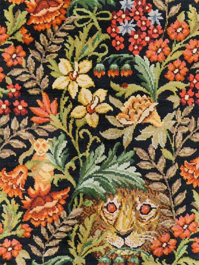 Vintage Portuguese Savonnerie Pictorial Accent Rug, No.31180 - Staging