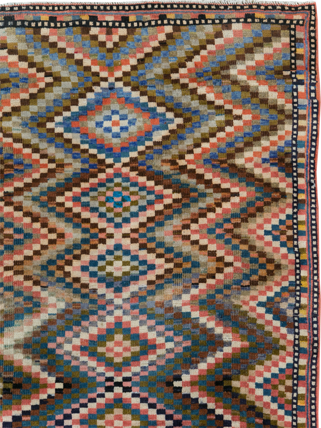 Vintage Persian Mahal Rug, No.31184 - Staging