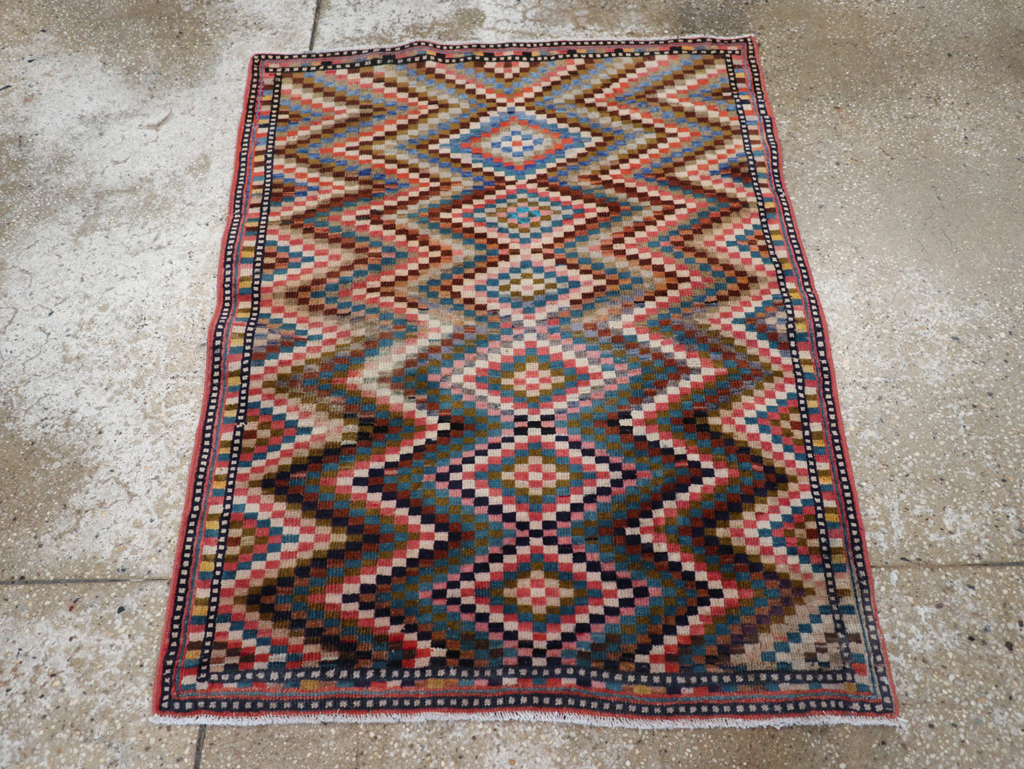 Vintage Persian Mahal Rug, No.31184 - Staging