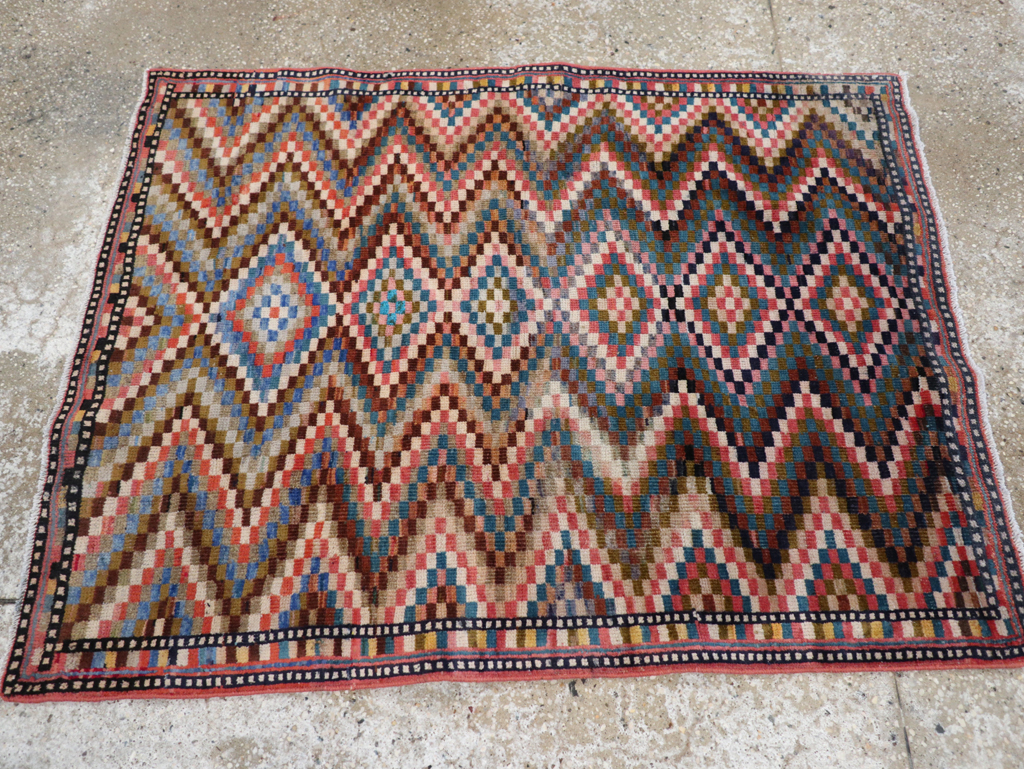 Vintage Persian Mahal Rug, No.31184 - Staging