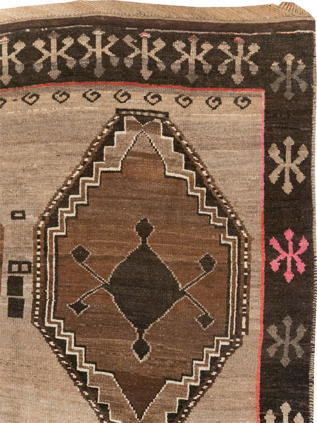 Vintage Turkish Anatolian Tribal Small Room Size Carpet, No.31200 - Staging
