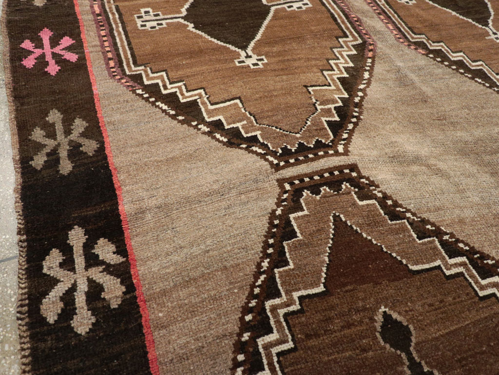 Vintage Turkish Anatolian Tribal Small Room Size Carpet, No.31200 - Staging