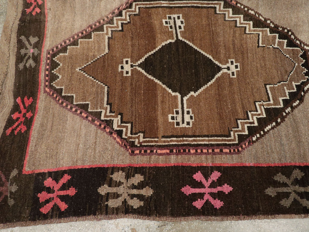 Vintage Turkish Anatolian Tribal Small Room Size Carpet, No.31200 - Staging