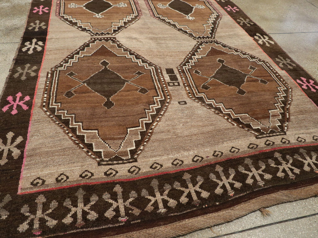 Vintage Turkish Anatolian Tribal Small Room Size Carpet, No.31200 - Staging